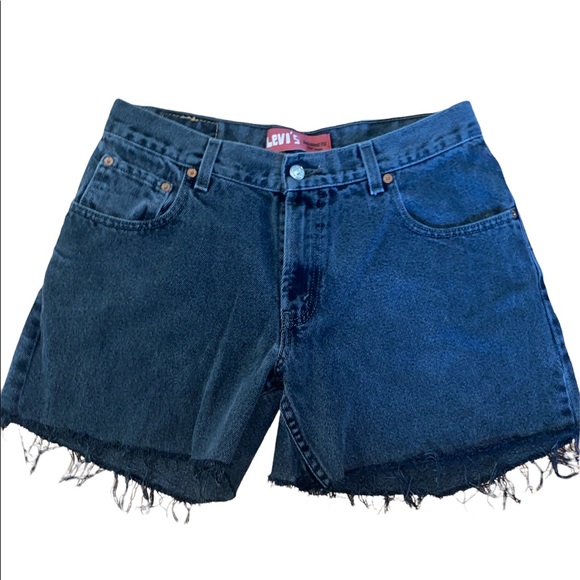 Black Denim 550’s Levis Shorts. - Picture 2 of 2